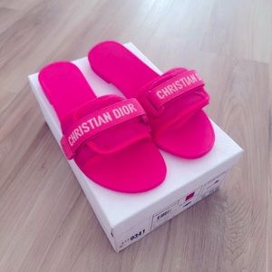 Christian Dior Evolution Slide 42